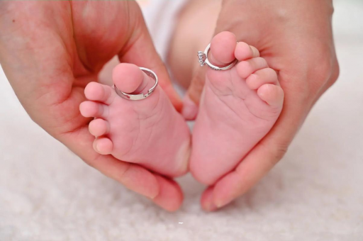 德清宝宝吃奶呕吐